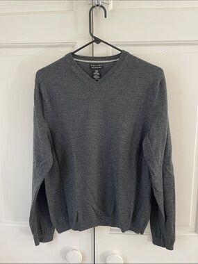 Structure Men’s Merino Wool Sweater. Size medium